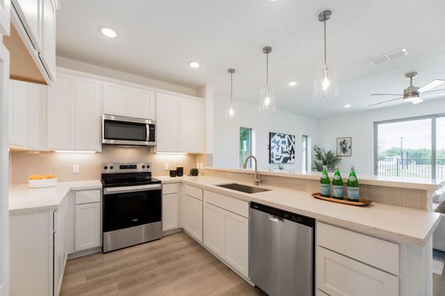 102 Tesla CIR, Round Rock, TX 78681