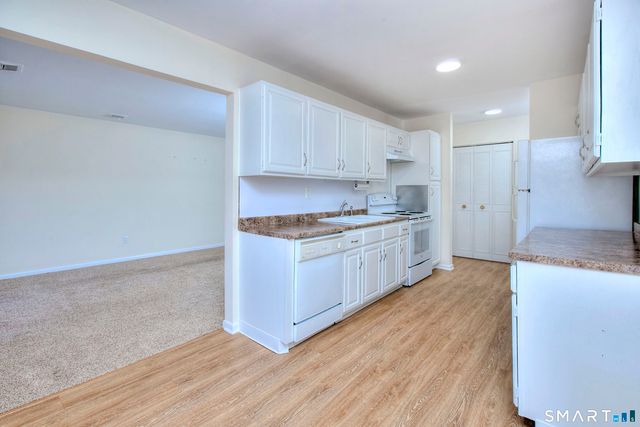 49 Southport Woods Drive 49, Fairfield, CT 06890