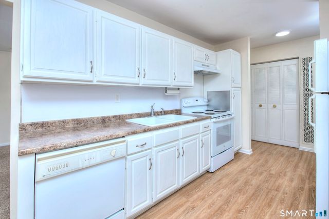 49 Southport Woods Drive 49, Fairfield, CT 06890