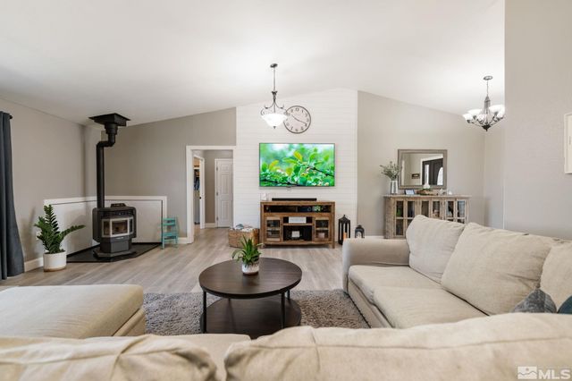 3215 Spring Circle, Silver Springs, NV 89429