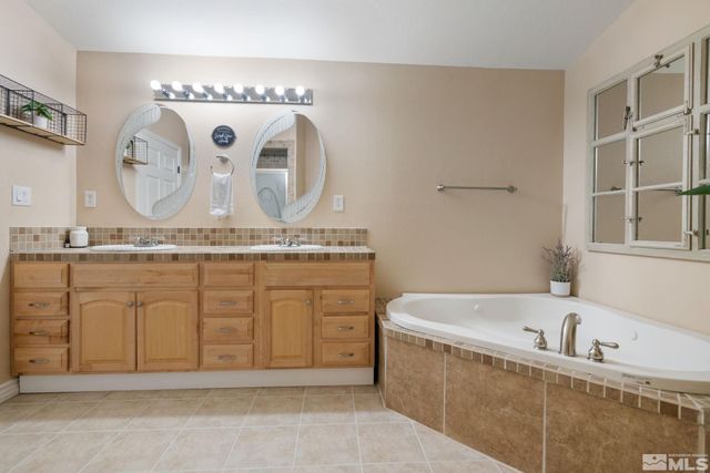 3215 Spring Circle, Silver Springs, NV 89429