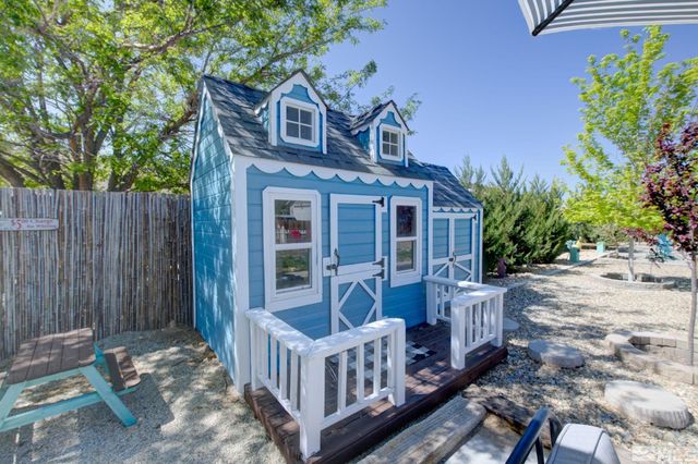 3215 Spring Circle, Silver Springs, NV 89429