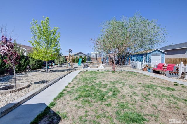 3215 Spring Circle, Silver Springs, NV 89429