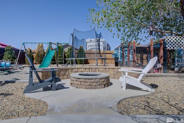 3215 Spring Circle, Silver Springs, NV 89429