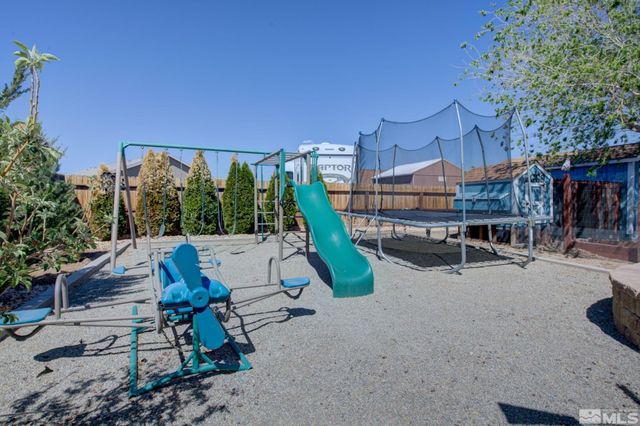 3215 Spring Circle, Silver Springs, NV 89429