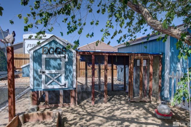 3215 Spring Circle, Silver Springs, NV 89429