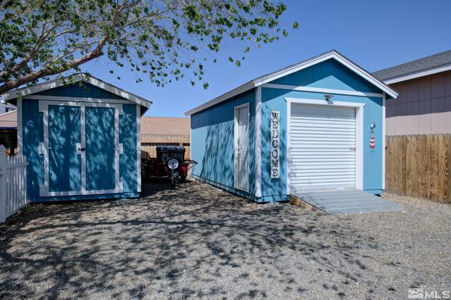 3215 Spring Circle, Silver Springs, NV 89429