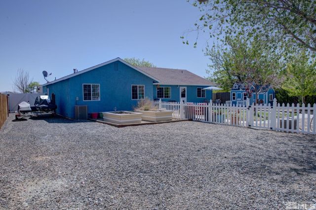 3215 Spring Circle, Silver Springs, NV 89429