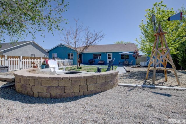 3215 Spring Circle, Silver Springs, NV 89429