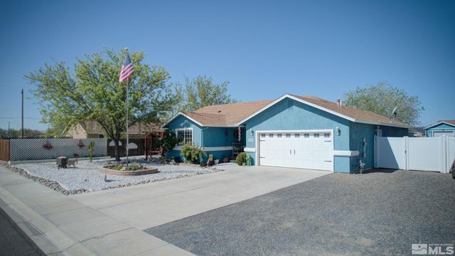 3215 Spring Circle, Silver Springs, NV 89429