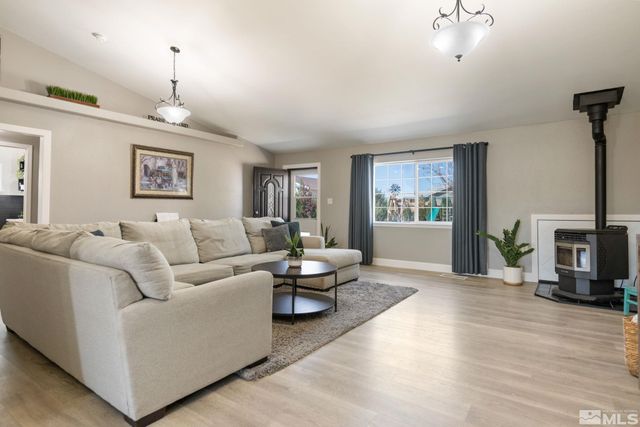 3215 Spring Circle, Silver Springs, NV 89429