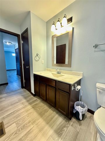 9506 Grand Oaks Drive NE, Cedar Rapids, IA 52402