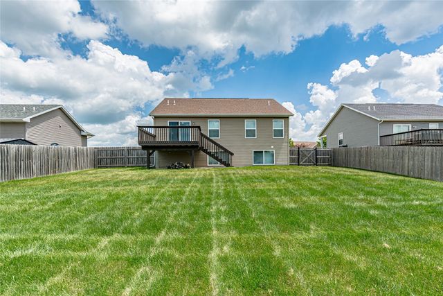 9506 Grand Oaks Drive NE, Cedar Rapids, IA 52402