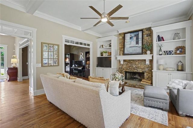 270 Sagamore Cove, Sugar Hill, GA 30518