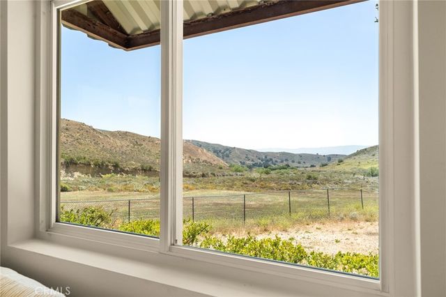 9110 Happy Camp Road, Moorpark, CA 93021