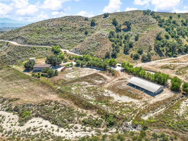 9110 Happy Camp Road, Moorpark, CA 93021