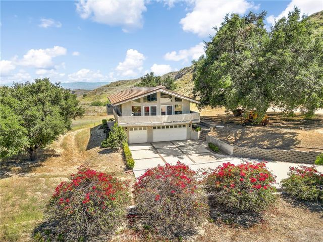 9110 Happy Camp Road, Moorpark, CA 93021