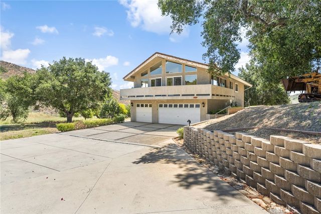 9110 Happy Camp Road, Moorpark, CA 93021
