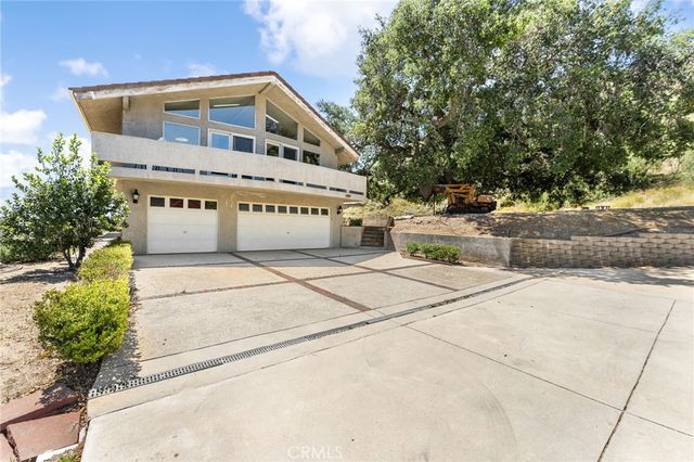 9110 Happy Camp Road, Moorpark, CA 93021