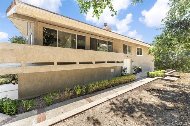 9110 Happy Camp Road, Moorpark, CA 93021