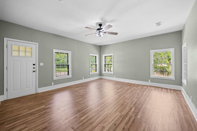 617 N Beal ST, Belton, TX 76513