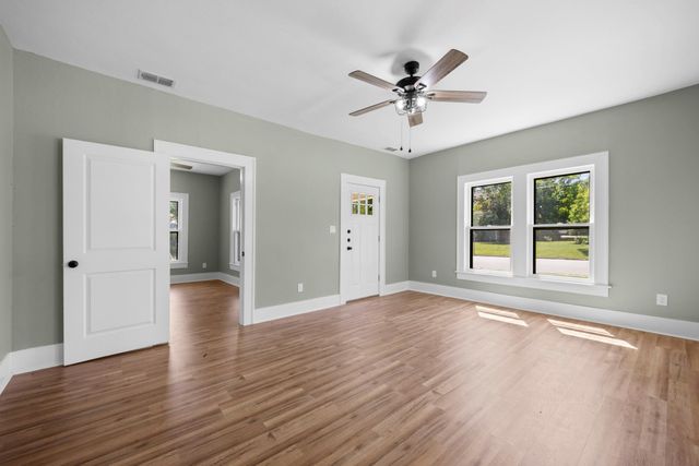 617 N Beal ST, Belton, TX 76513
