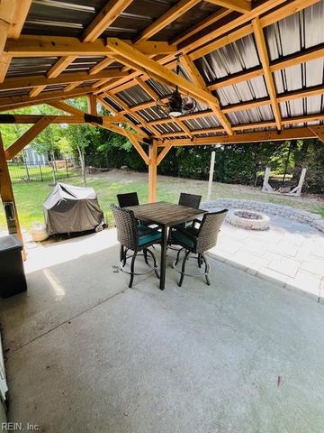 1000 Joan CT, Chesapeake, VA 23322