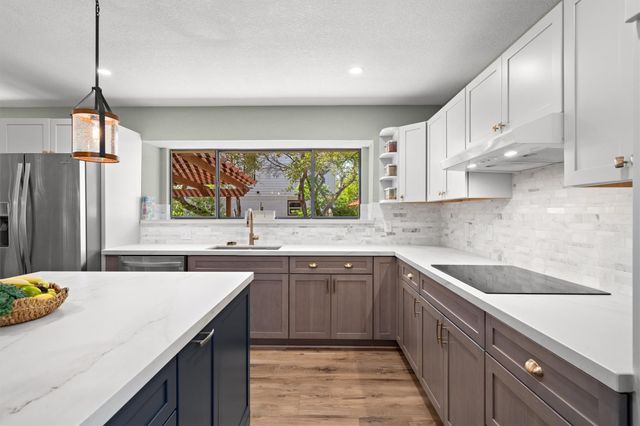 9800 Knotty Pine CV, Austin, TX 78750