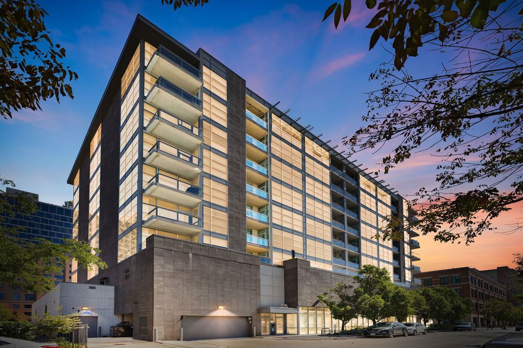 225 S Sangamon Street 410, Chicago, IL 60607 — exterior