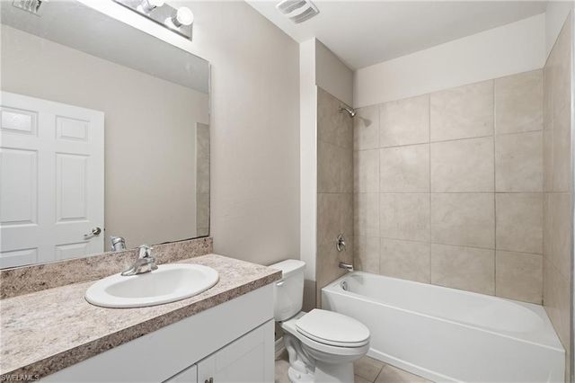 27580 Los Amigos LN, Bonita Springs, FL 34135