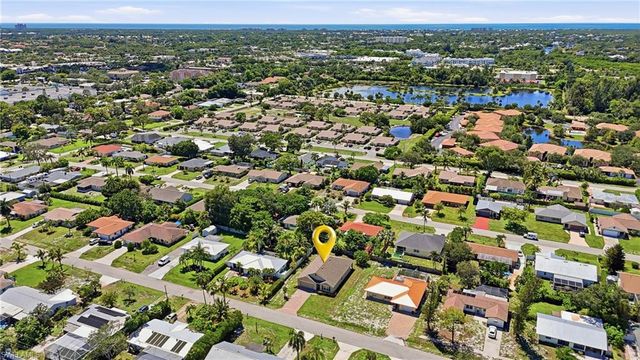 27580 Los Amigos LN, Bonita Springs, FL 34135