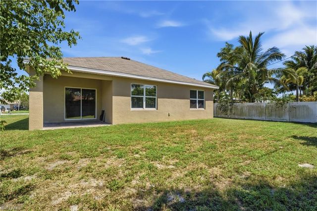 27580 Los Amigos LN, Bonita Springs, FL 34135