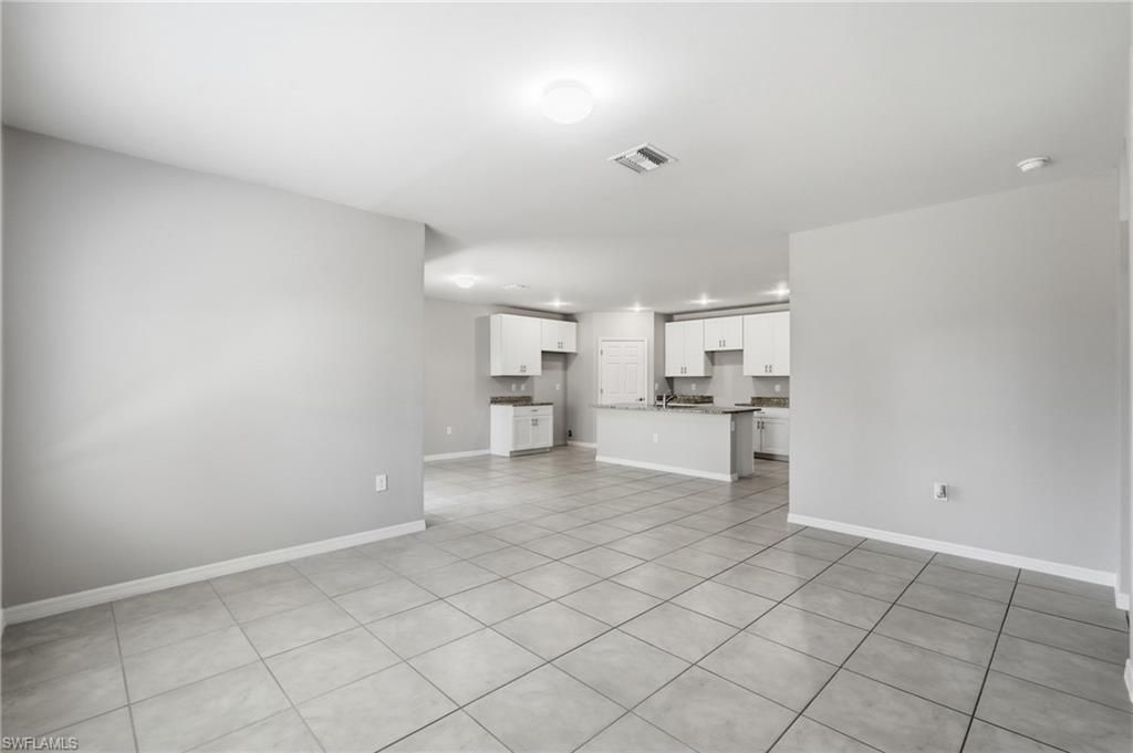 27580 Los Amigos LN, BONITA SPRINGS, FL 34135 — photo 2