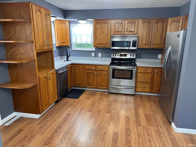 1742 E Range Line Road, Greencastle, IN 46135