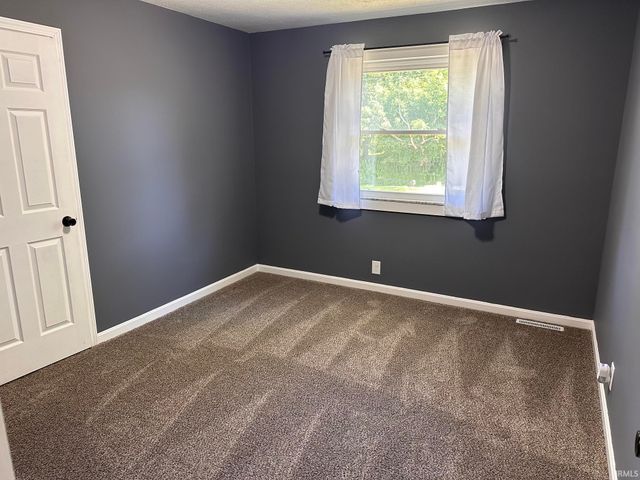 1742 E Range Line Road, Greencastle, IN 46135