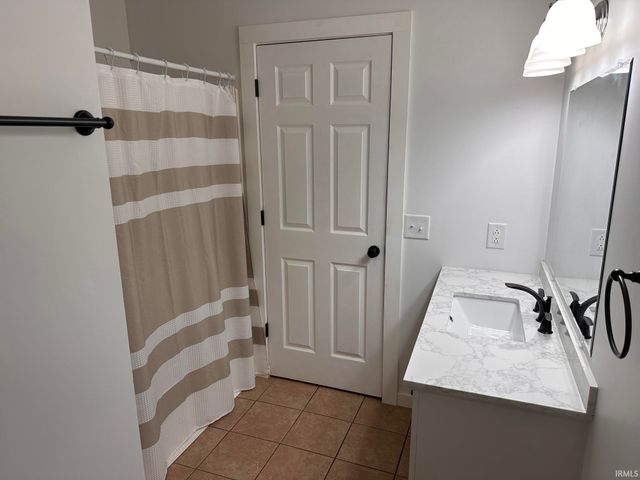 1742 E Range Line Road, Greencastle, IN 46135