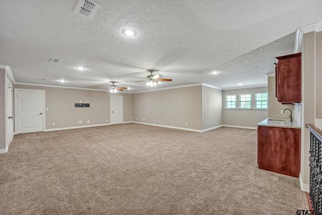 200 Oakland, Longview, TX 75605