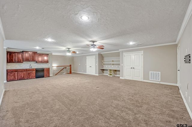 200 Oakland, Longview, TX 75605