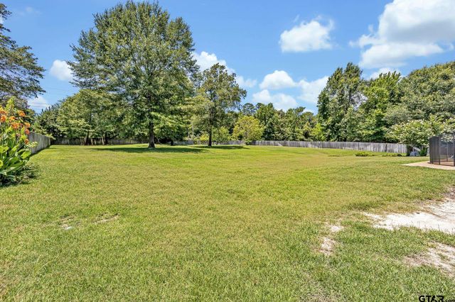 200 Oakland, Longview, TX 75605