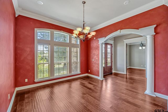 200 Oakland, Longview, TX 75605