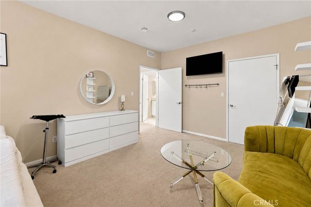 13941 Sherman Way 407, Van Nuys, CA 91405