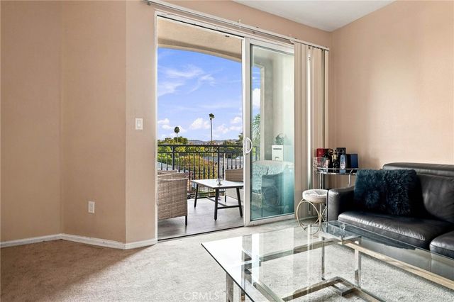 13941 Sherman Way 407, Van Nuys, CA 91405