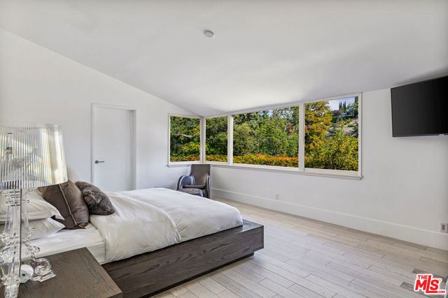 19630 Rosita Street, Tarzana, CA 91356