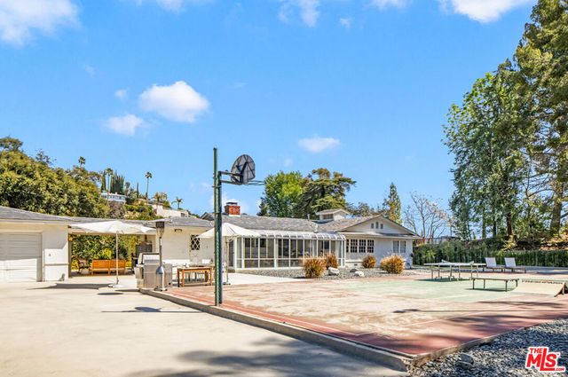 19630 Rosita Street, Tarzana, CA 91356
