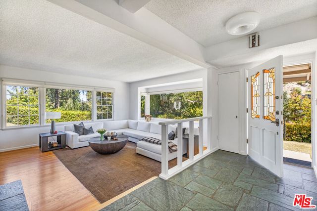 19630 Rosita Street, Tarzana, CA 91356