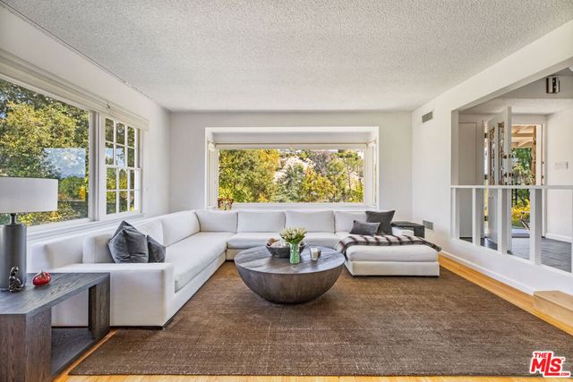 19630 Rosita Street, Tarzana, CA 91356