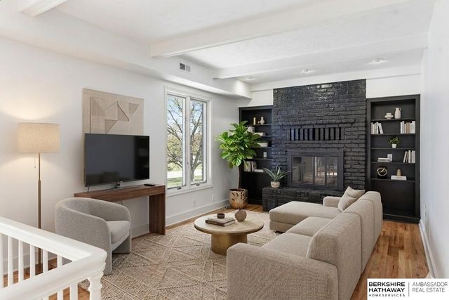 233 S 114th Street, Omaha, NE 68154