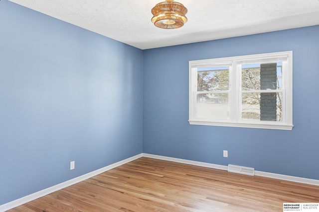 233 S 114th Street, Omaha, NE 68154