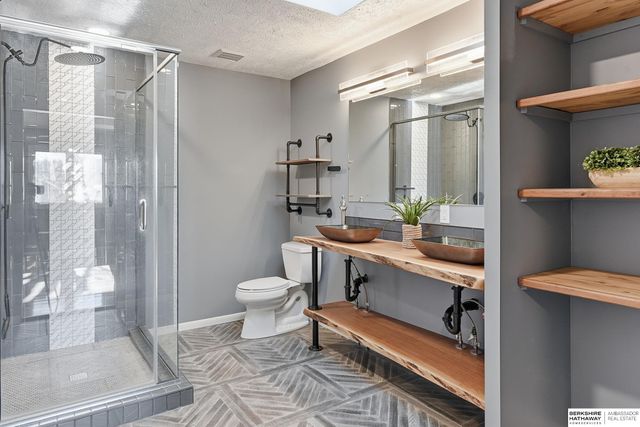 233 S 114th Street, Omaha, NE 68154