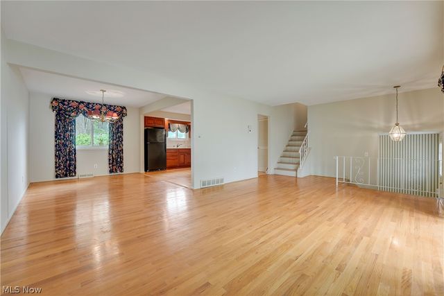 4880 Maple Hill Drive, Seven Hills, OH 44131